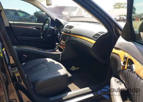 2009 Mercedes-Benz E 550 из США, поврежденный, VIN WDBUF72X09B418836